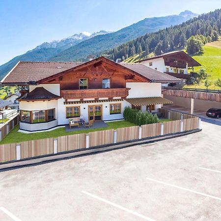 Scenic Apartment In Top Location Нойштифт-им-Штубайталь Экстерьер фото